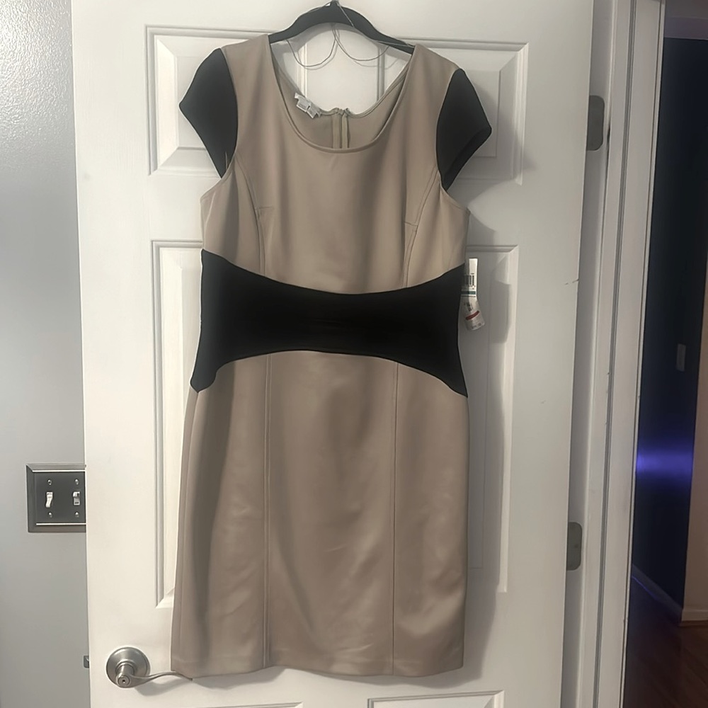 Color blocked dress